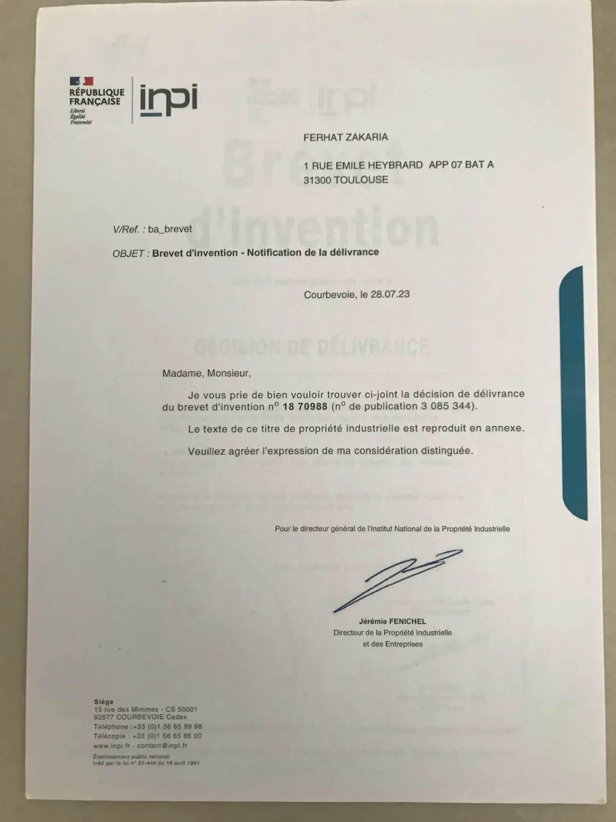 3D cinema in a boat.